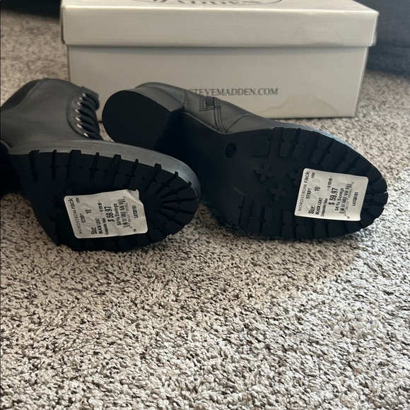 Steve Madden Black Lace-Up Block Heel Boots - Picture 3 of 6